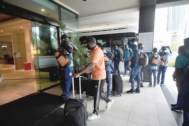 Llega Anguila y Edgar Bárcenas recibe permiso para quedarse