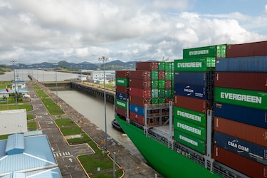Tránsito por el Canal de Panamá crece 3.2% a noviembre del año fiscal 2026