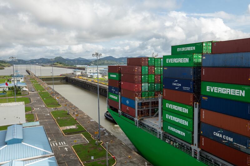 Tránsito por el Canal de Panamá crece 3.2% a noviembre del año fiscal 2026