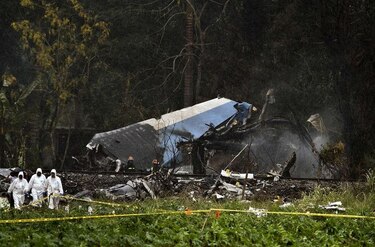 Cuba: avión cae con 110 personas y solo dos mujeres sobreviven