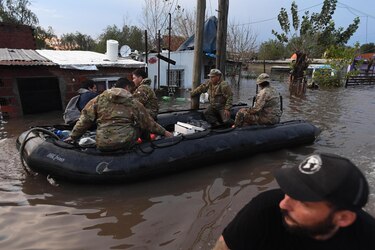 Dos muertos y tres desaparecidos por el temporal en la provincia de Buenos Aires