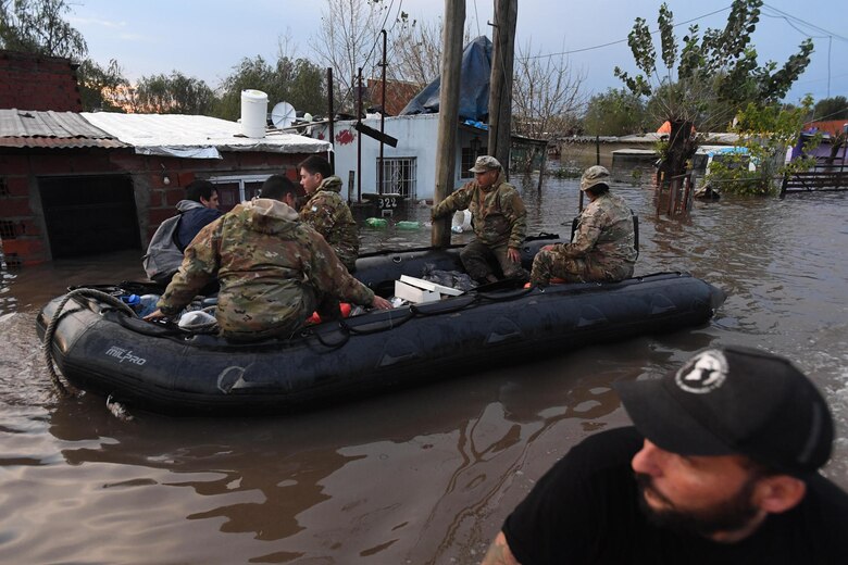 Dos muertos y tres desaparecidos por el temporal en la provincia de Buenos Aires