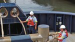 Canal mantiene dos marinos en remolcadores
