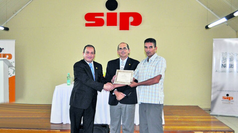 AES Panamá recibe reconocmiento del SIP
