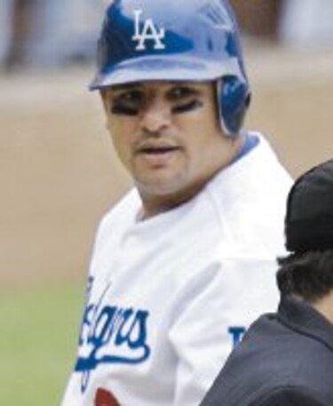 Olmedo Sáenz conecta su primer jonrón de la temporada