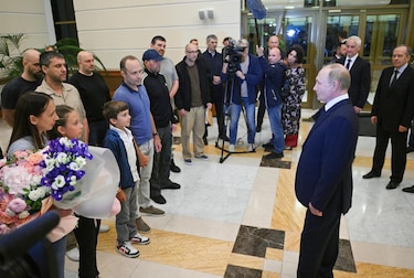 El Kremlin reconoce que entre los canjeados había espías de los servicios secretos rusos