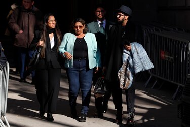 La víctima ratifica ante el tribunal que Alves la violó y su temor a que no le creyeran