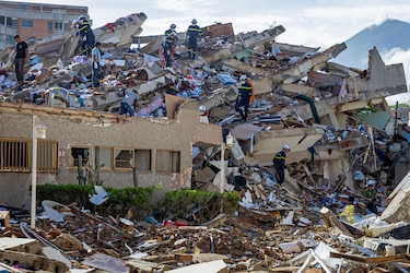 Sube a 1,943 la cifra de muertos y a 10,571 los heridos por doble terremoto en Venezuela