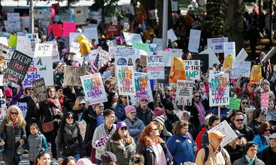 Marcha contra la política 'anti mujeres' de presidente Trump