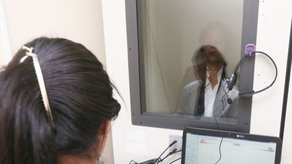 OMS hace un llamado a examinarse la audición