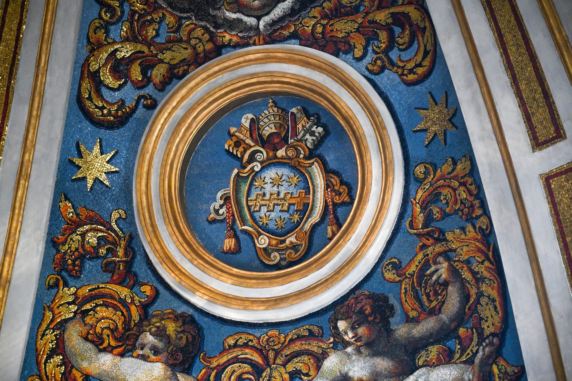 La cúpula de la Capilla Clementina de San Pedro recupera su esplendor original