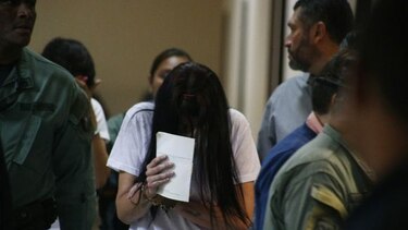 Seguirá detenido supuesto médico que aplicó tratamiento estético