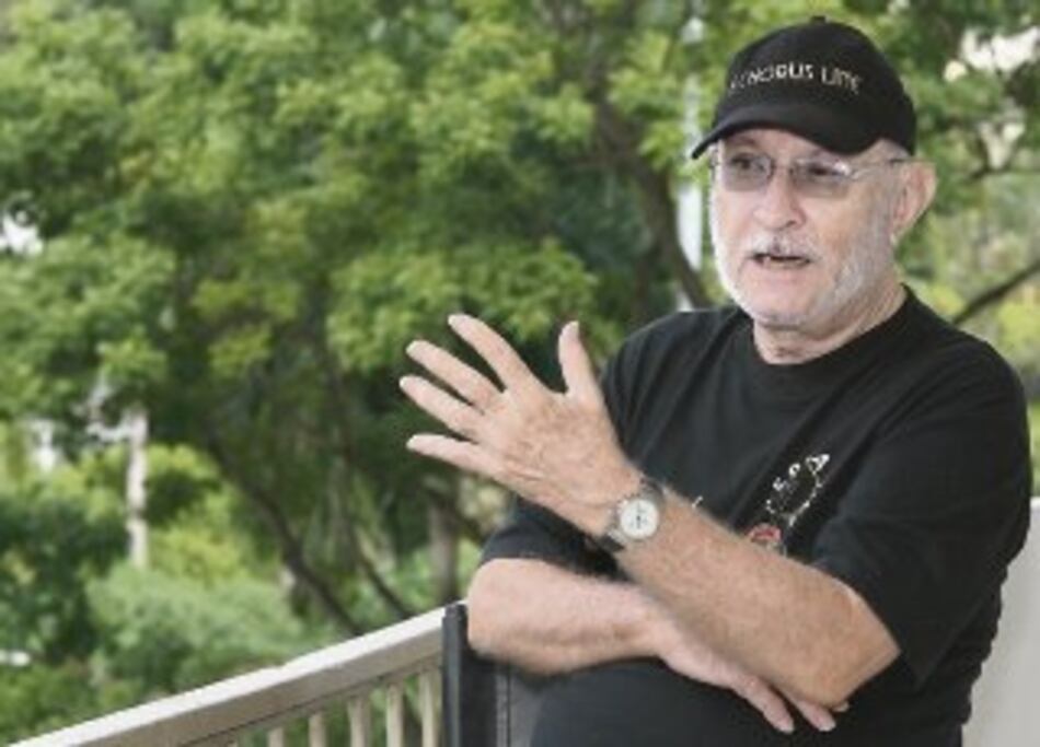 Reconocen labor de Bruce Quinn