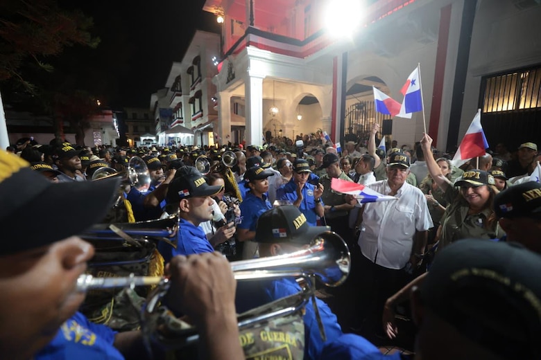 Con dianas al amanecer, Panamá inicia las Fiestas Patrias 2025