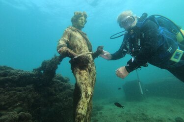 Un buceo entre las ruinas de una antigua ciudad festiva romana
