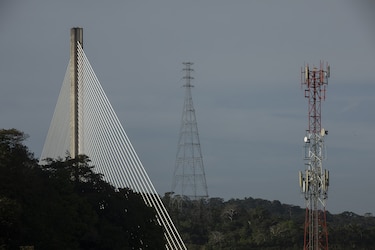 Retomarán reforma de la ley del mercado eléctrico; empresas piden respetar la inversión