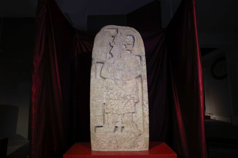 Una estela maya sagrada regresa a Guatemala, después de 2 años en un museo de Nueva York