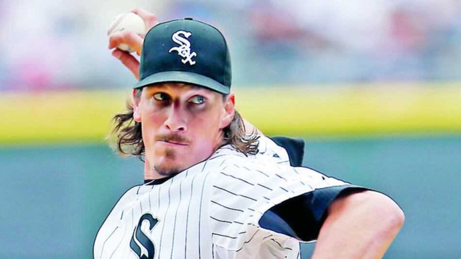 Medias Blancas despluman a Azulejos