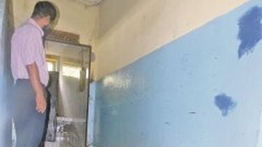 Tres colegios afectados por contaminación