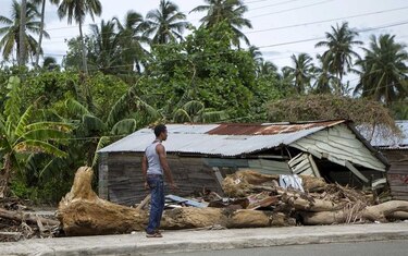María se aleja de Dominicana dejando miles de casas dañadas e inundaciones