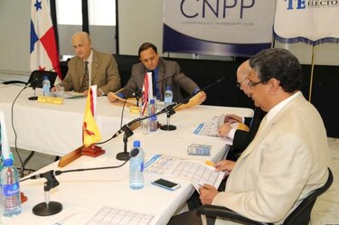 TE entrega modelo de boleta de votación a partidos políticos