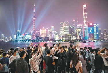 China inicia vacaciones con optimismo y cautela