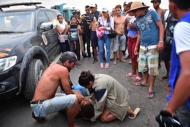 Venezuela: dos muertos y al menos 285 heridos; ordenan regreso de camiones con ayuda