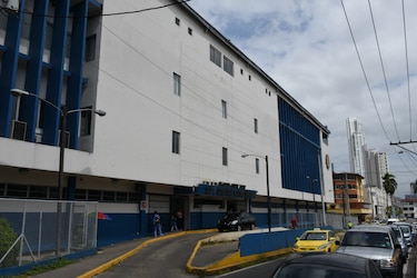 Falla eléctrica genera incendio en la policlínica de la CSS en El Marañón