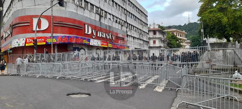 Crispiano Adames se reelige como presidente de la Asamblea; Harding y Fanovich también repiten