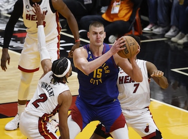 NBA: El Thunder ganan con 39 de Shai, los Spurs caen de la nube y Jokic se va lesionado