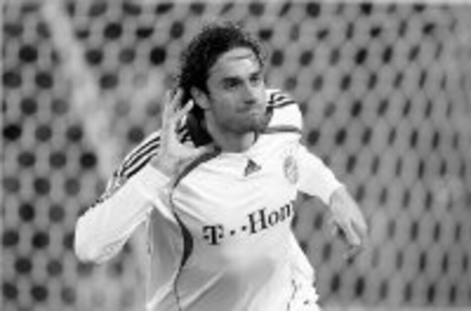 El italiano Luca Toni marcó tres goles con Bayern