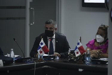 Sabonge, Araf y Lau deberán acudir al pleno de la Asamblea