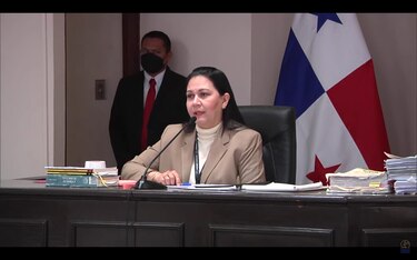 Yanibel Ábrego y Franz Wever, testigos de Martinelli en New Business