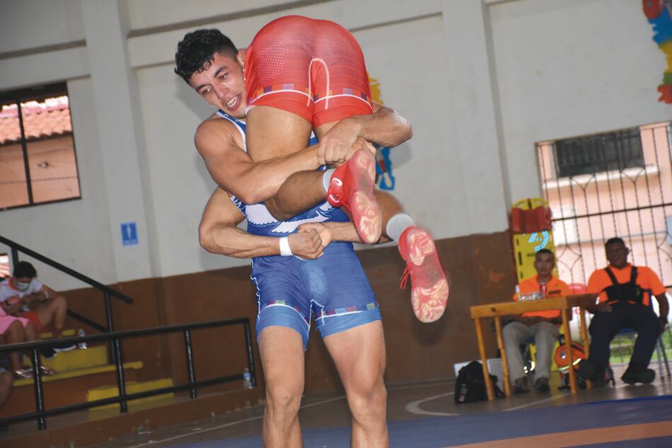 Tres provincias se tomaron la Copa de Lucha