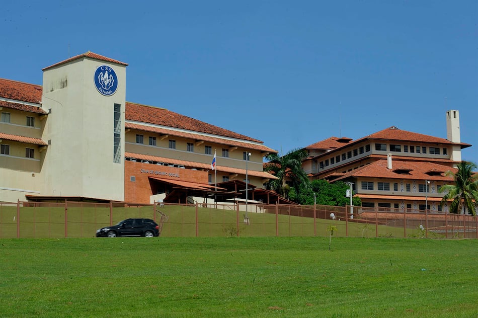 El médico de Martinelli, dirigentes gremiales y actuarios figuran en la lista de aspirantes para la CSS