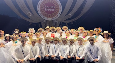 Ballet folklórico Ritmos y Raíces Panameñas, premiado como el grupo más popular en Lituania 
