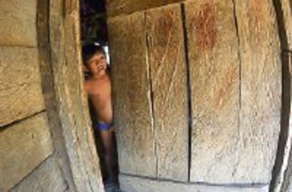 Instan a erradicar el analfabetismo