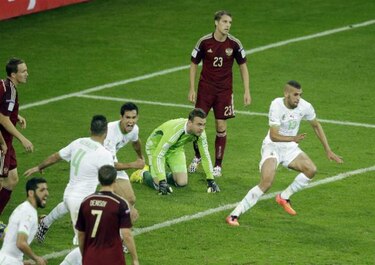 El fracaso de Capello marca el pase histórico de Argelia
