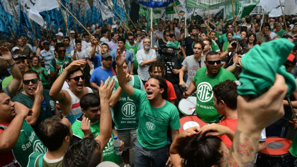 Argentina: Masiva marcha contra Mauricio Macri
