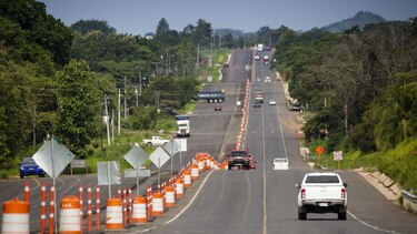 Anuncian cierre temporal de la vía Interamericana por voladura