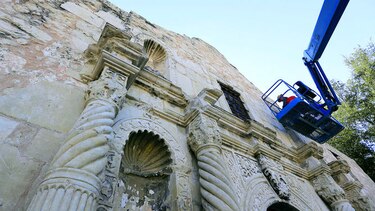 Restauran capilla del Álamo