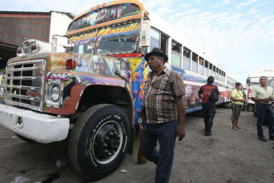 Panamá se despide de los 'diablos rojos' tras 40 años de servicios