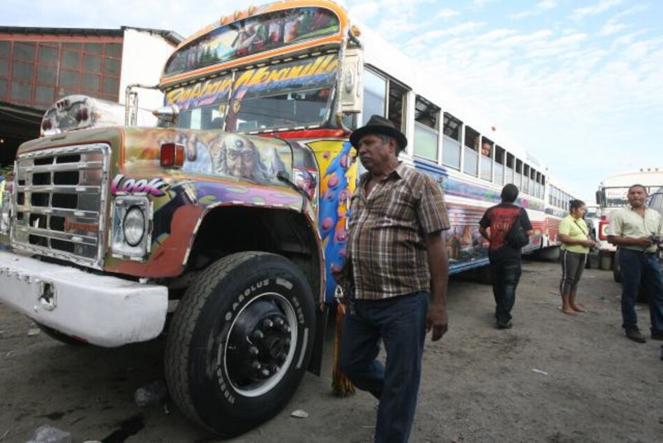 Panamá se despide de los 'diablos rojos' tras 40 años de servicios
