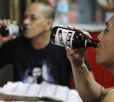 Calorías en alcohol inciden en la obesidad en EU