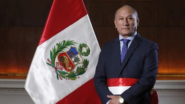 Policía peruana halla pasaporte de exministro prófugo en vivienda de Lima