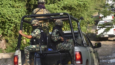 Hallan cinco cadávares en carretera del estado mexicano de Guerrero
