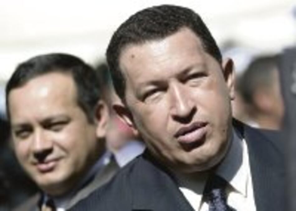 Oposición pide investigar a Flores y a Cabello