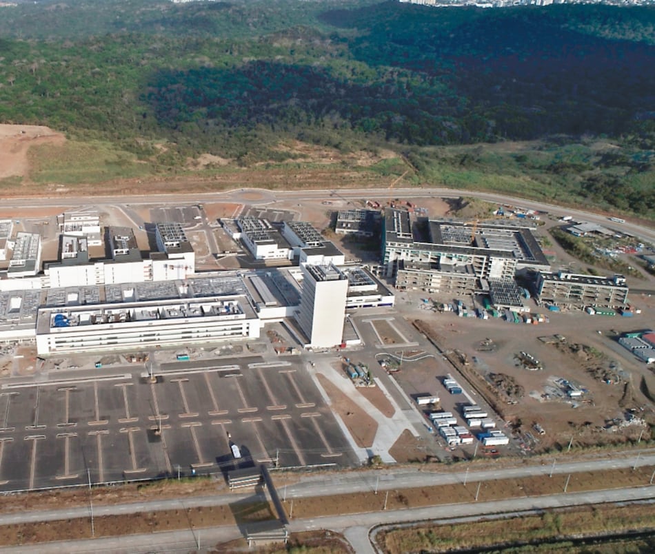 CSS habilita más camas de UCI en el Complejo; 45 que tenía están ocupadas