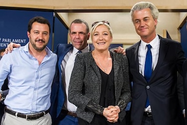 Le Pen busca formar bloque de extrema derecha en Parlamento Europeo