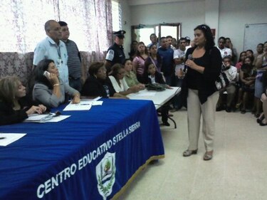 Meduca intenta que se reanuden las clases en escuela Stella Sierra